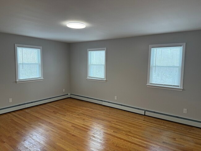 Building Photo - 48 Colonial Way