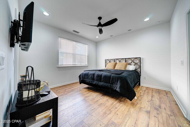 Building Photo - 8980 Coral Reef Wy