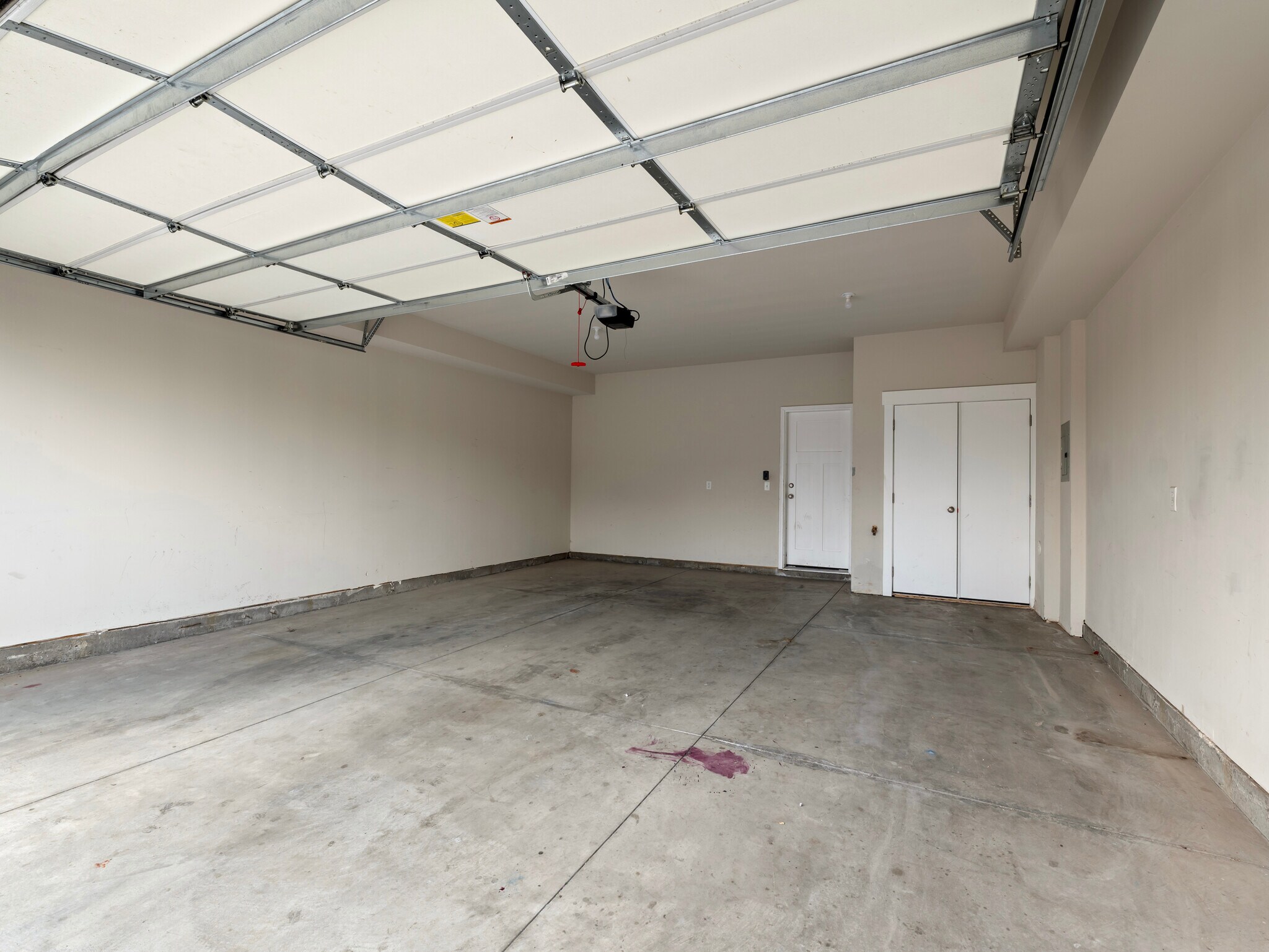 Building Photo - 2564 E High Ridge Rd