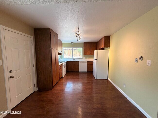 Building Photo - 1076 Palmwood Dr