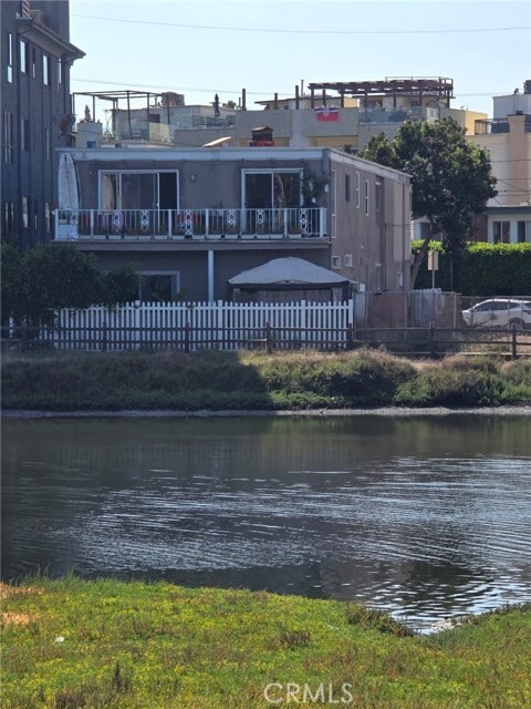Building Photo - 120 Hurricane St