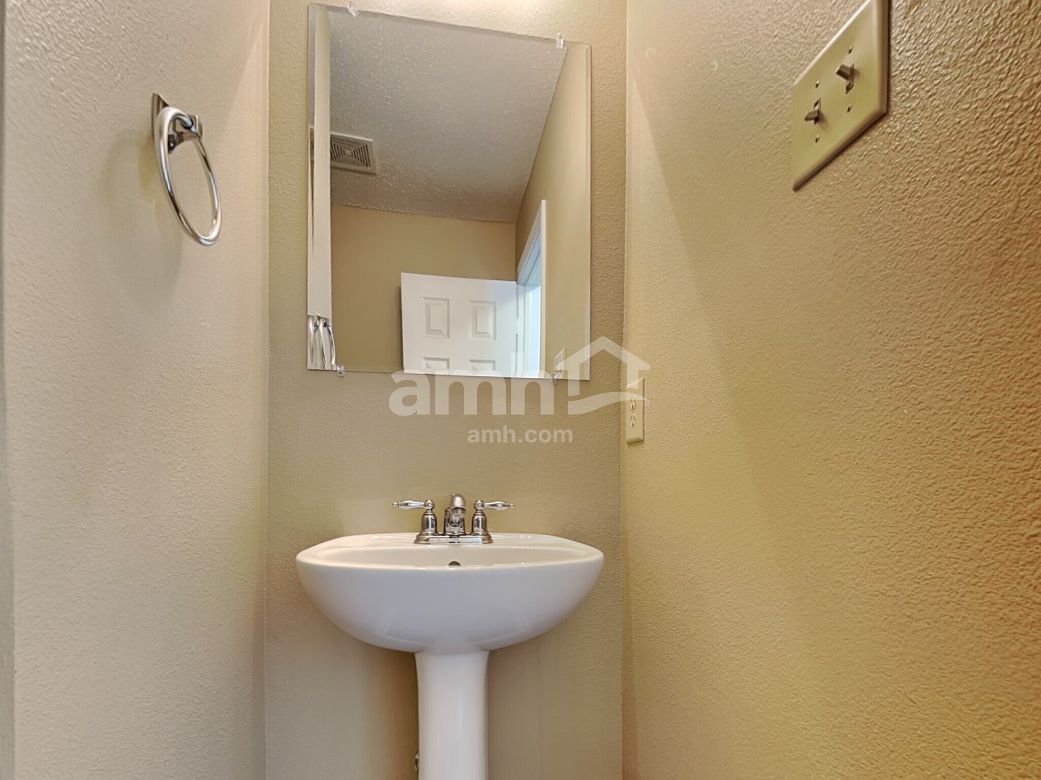 Building Photo - 10639 Inspiration Dr