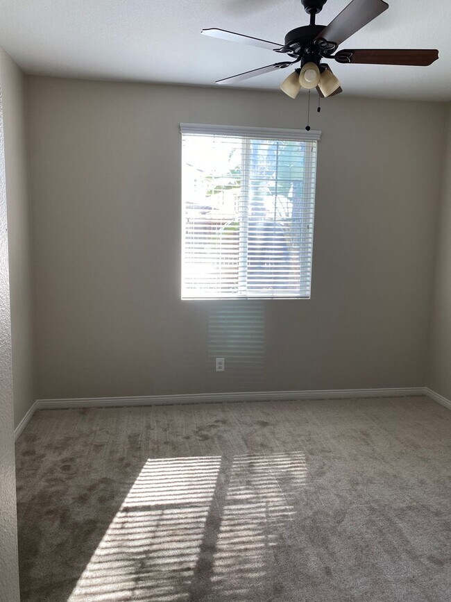 Building Photo - Beautiful 5 Bedroom Home in Murrieta Available!