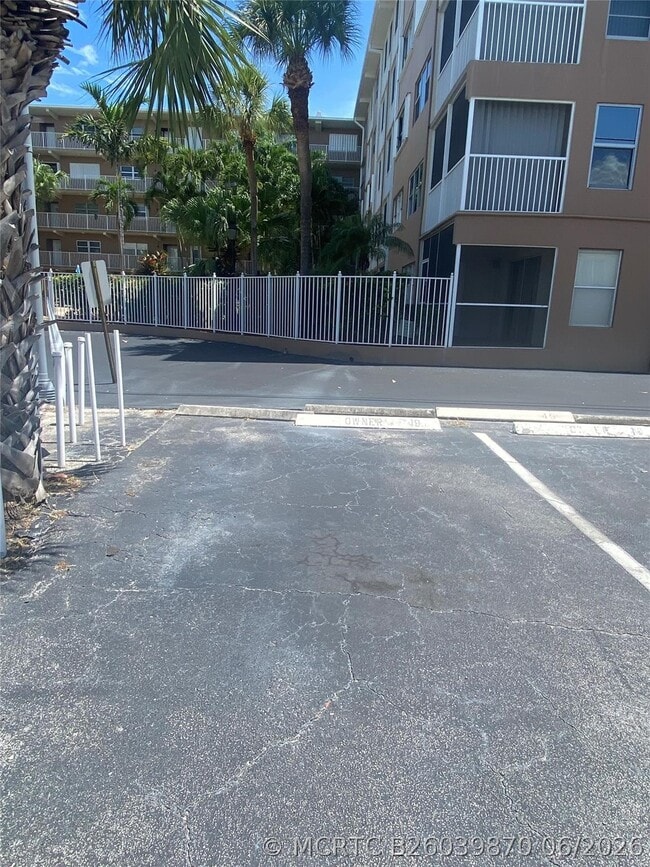 Building Photo - 224 Hibiscus Ave