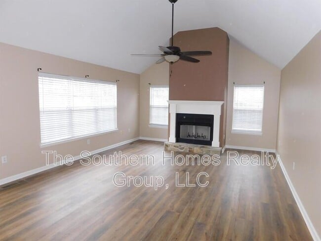 Building Photo - 137 Cunningham Dr