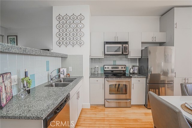 Building Photo - 3810 Wilshire Blvd