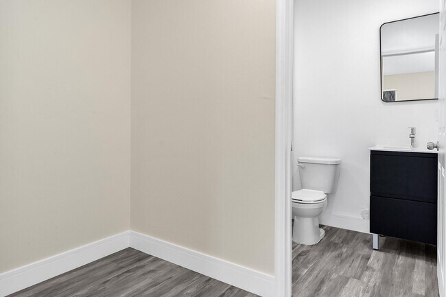 Building Photo - 2451 NW 21st St