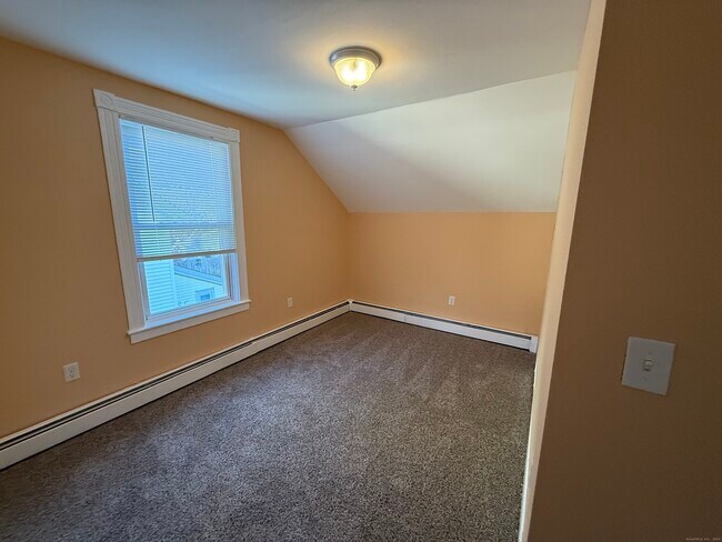 Building Photo - 10 Wilford Ct