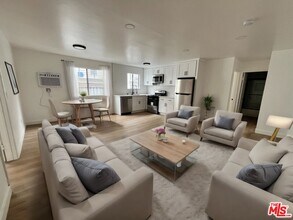 Building Photo - 5440 Carlton Way