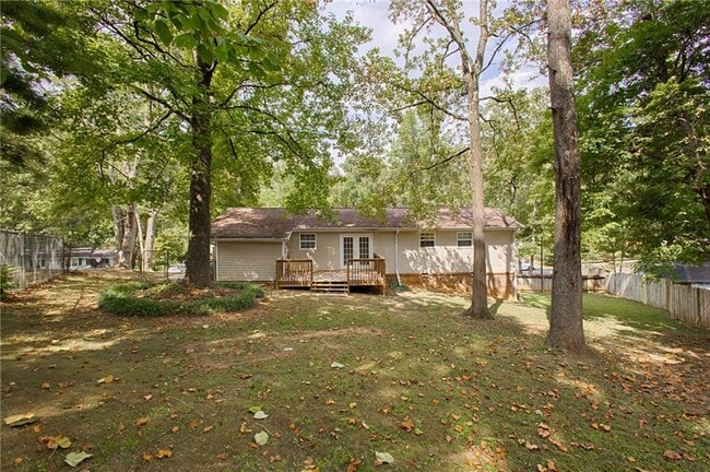 Building Photo - 1006 Hampton Ct NW