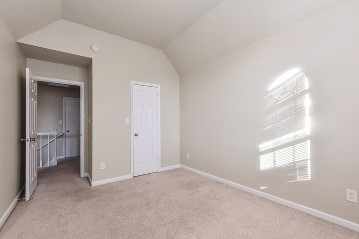 Building Photo - 14002 Whitehurst Cir SW