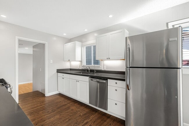 Building Photo - Spacious 4BR/3BA Home in Top-Rated School District!