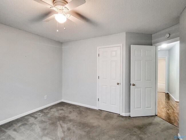 Building Photo - 157 Garden Brook Dr