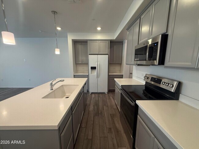 Building Photo - 1959 E Hampton Ln