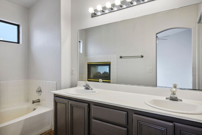 Building Photo - "Charming 3-Bedroom Oasis on Akamine Ave – Spacious 1702 Sq. Ft. with 2 Full Baths!"