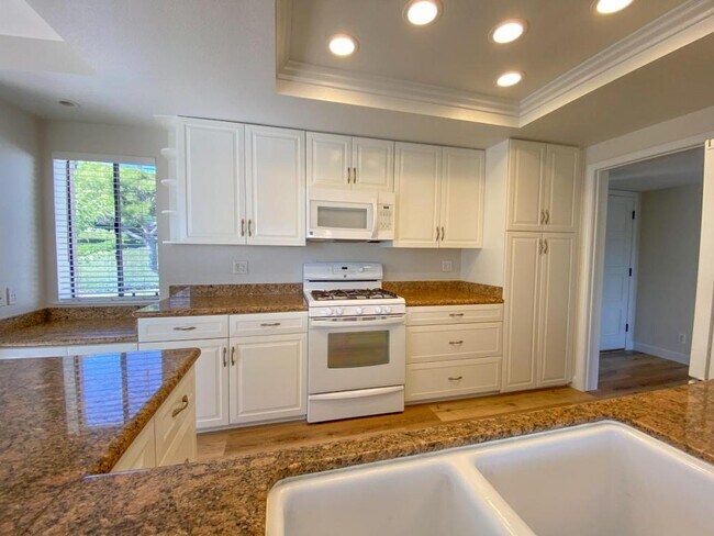 Building Photo - 22608 La Puebla