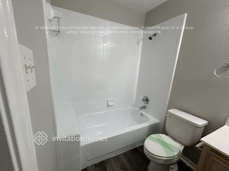 Building Photo - 2800 St Martin Dr