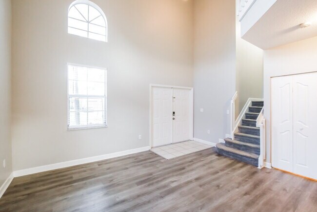 Building Photo - 1260 NE 42nd Ave