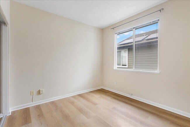 Building Photo - 16 Smith Ct