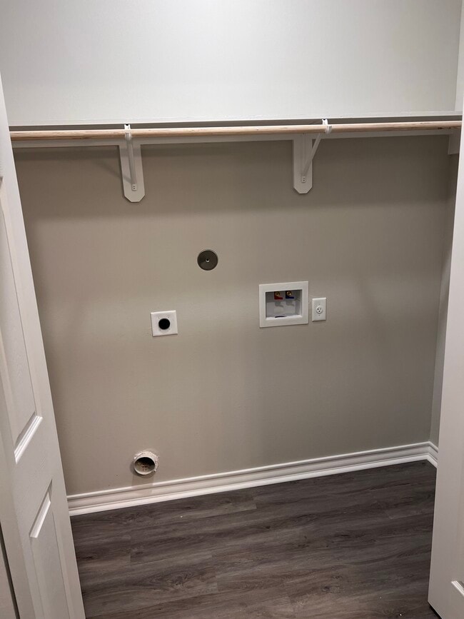 Building Photo - 312 W Watson St