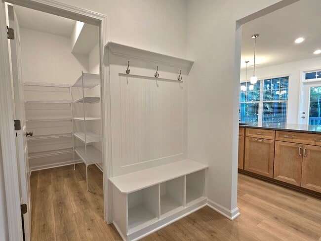 Building Photo - Stunning BRAND NEW 5 Bedroom / 4 Bath Home located in North Ridge