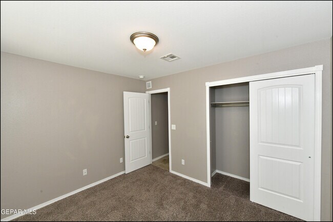 Building Photo - 14901 Tierra Isaiah Ave