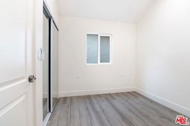 Building Photo - 1327 23rd St