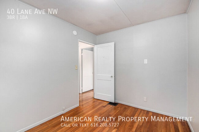 Building Photo - 40 Lane Ave NW