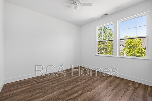 Building Photo - 2735 Guilford Ave