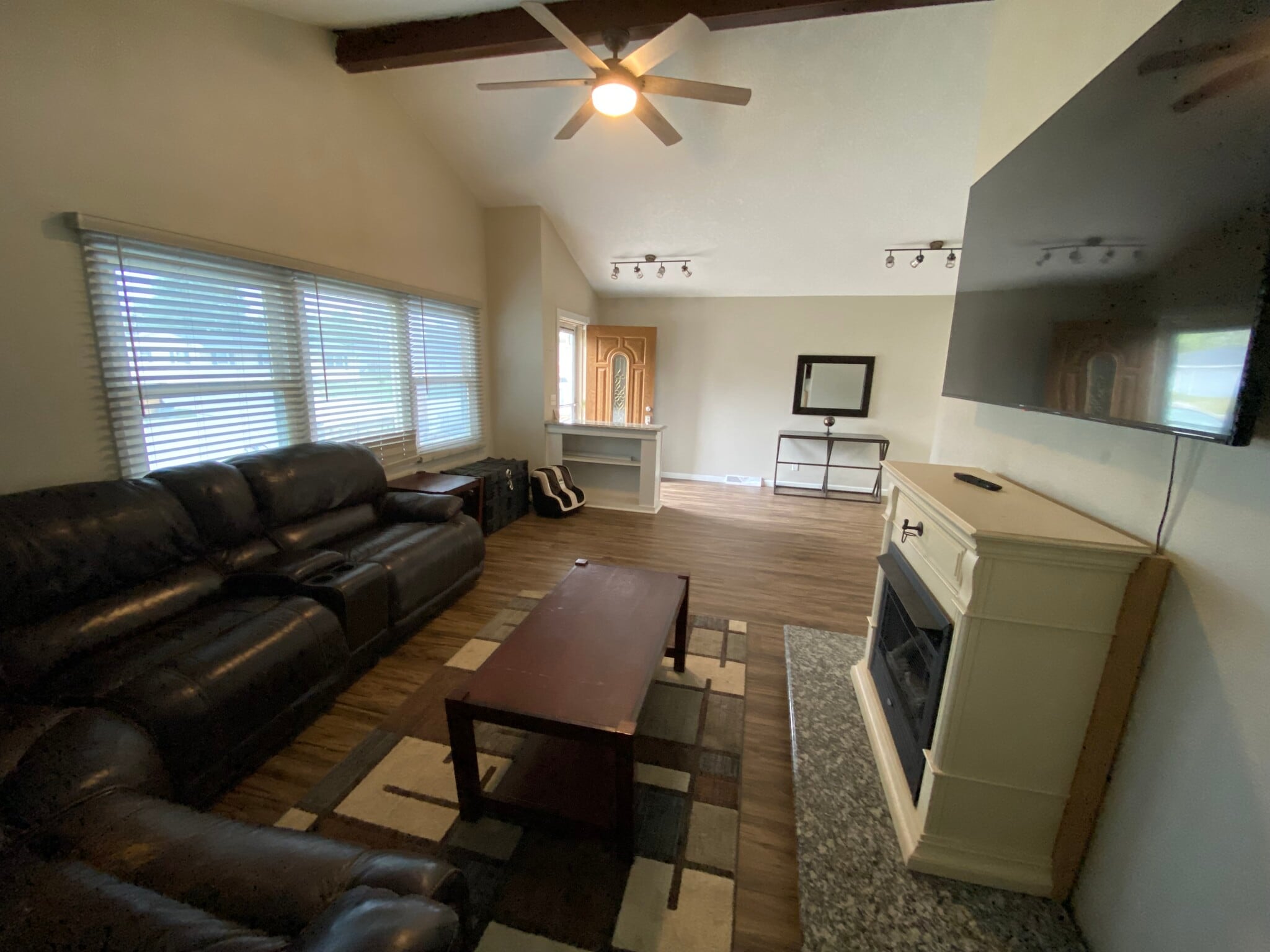 Building Photo - 606 E Jasper St