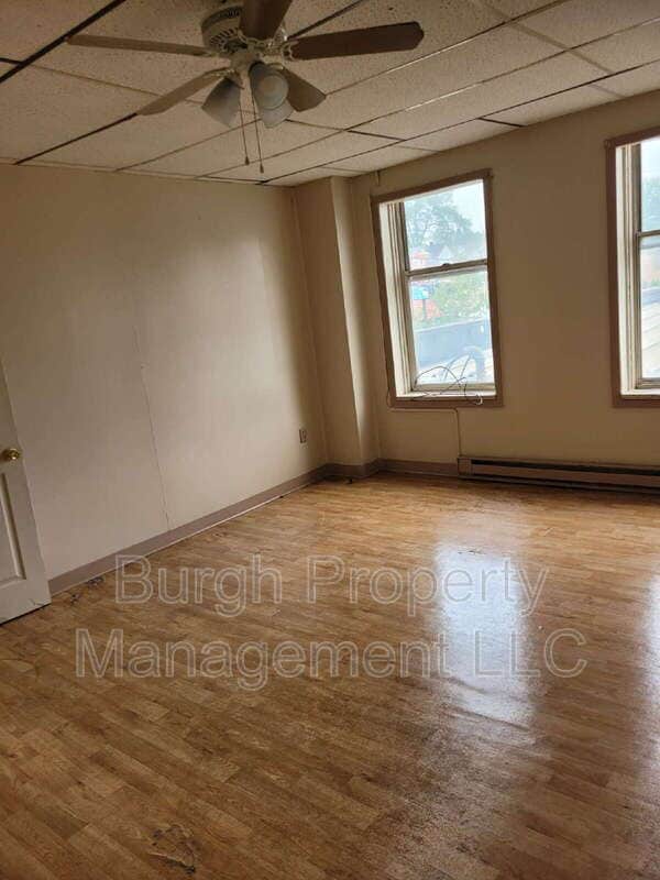 Building Photo - 996 Jefferson Ave