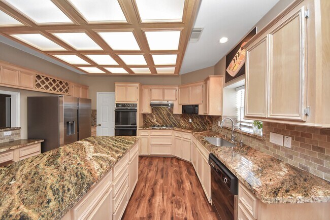 Building Photo - 16710 Colony Terrace Dr