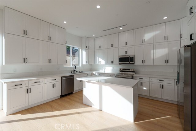 Building Photo - 14123 Emelita St