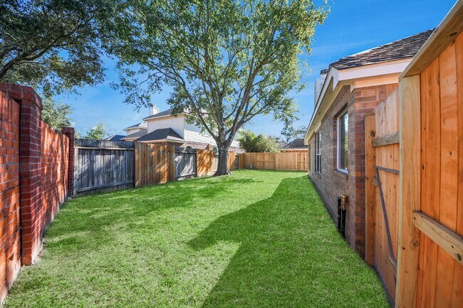 Building Photo - 10118 Heron Meadows Dr