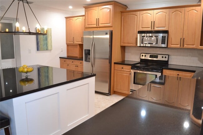 Building Photo - 3221 SW 93rd Pl