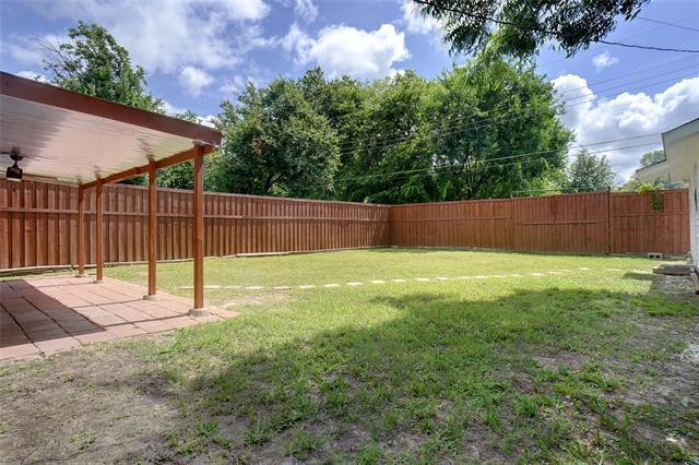 Building Photo - 902 Jardin Dr