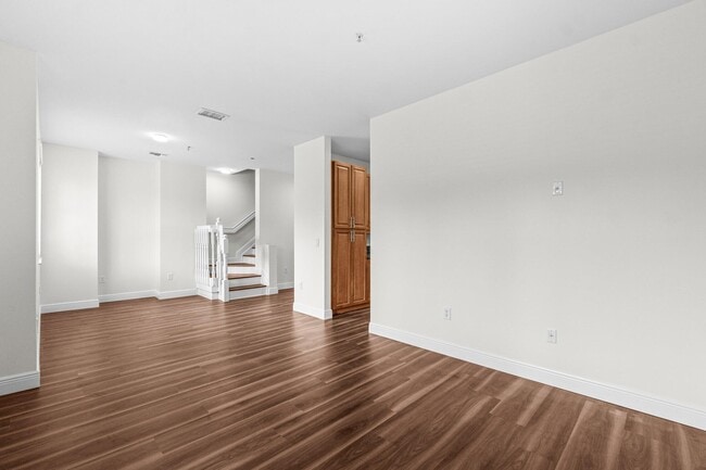Building Photo - 536 NW 39th Cir
