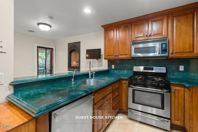 Building Photo - 3243 Calle De Debesa