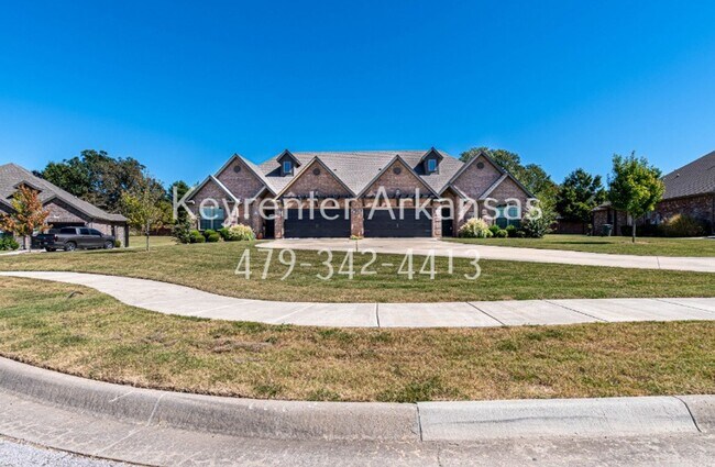 Building Photo - 4870 Castlewood Ln