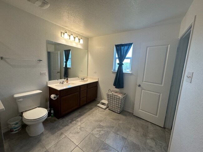 Building Photo - Coming soon... Beautiful 3 bedroom 2 bath ...