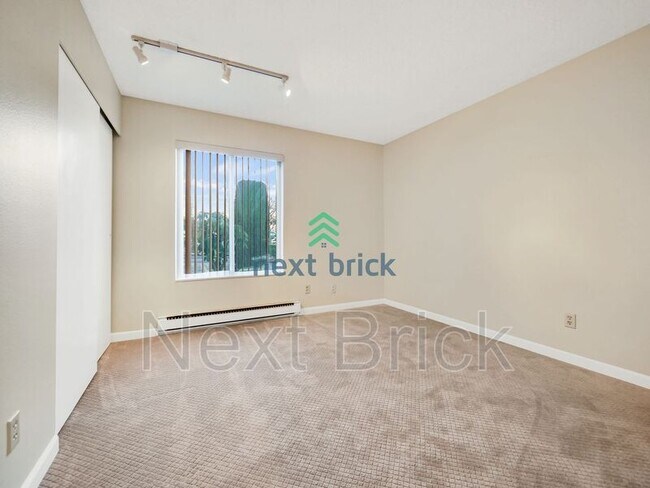 Building Photo - 5021 Ripley Ln N