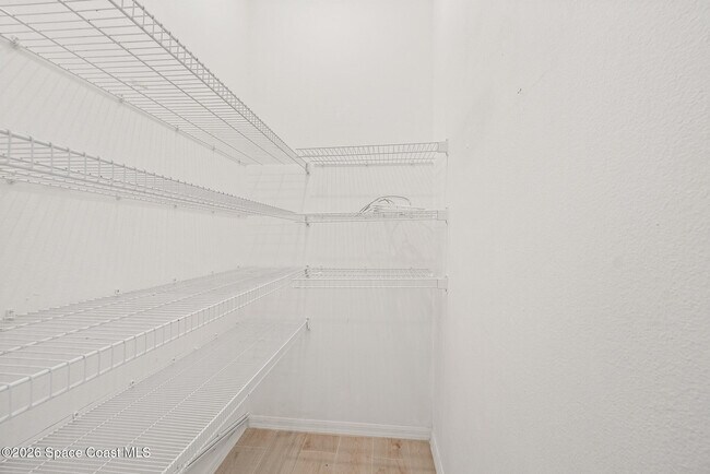 Building Photo - 2467 Deercroft Dr