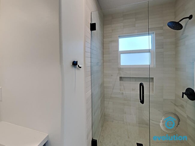 Building Photo - 3831-3835 3rd Avenue - 3835 3rd Ave Apt 1