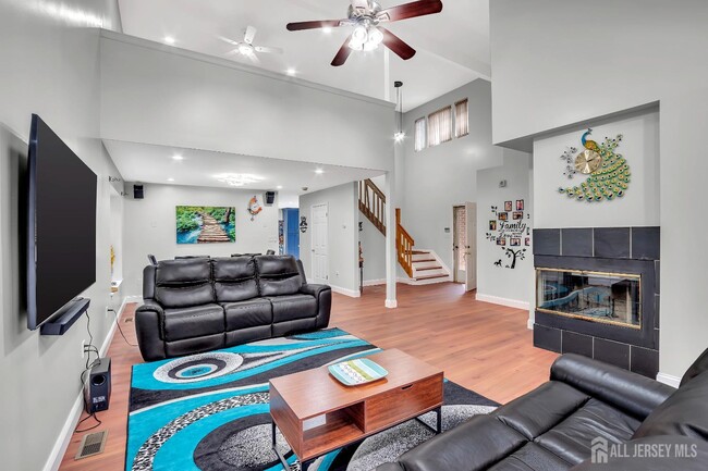 Building Photo - 10 Sawgrass Ct