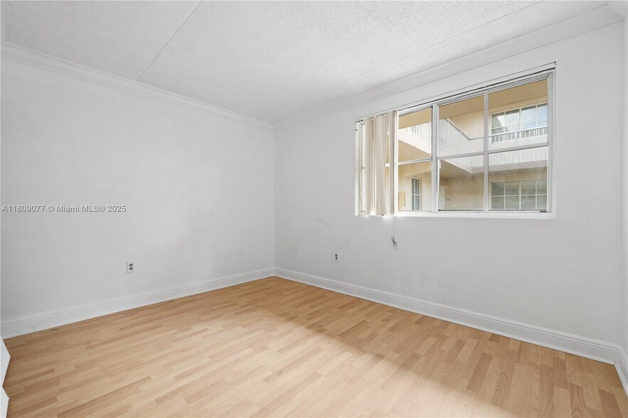 Building Photo - 6135 NW 186th St