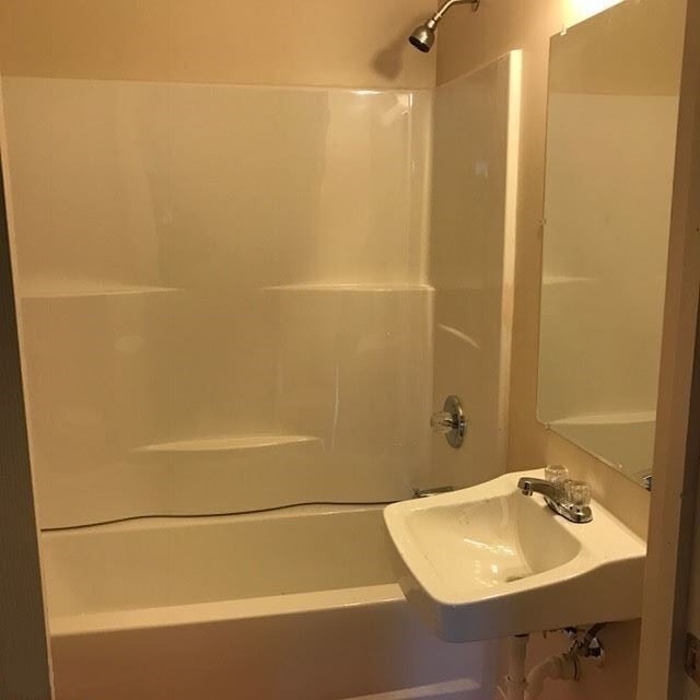 Building Photo - FOR RENT Newly Remodeled, 2 Bed / 1 Bath