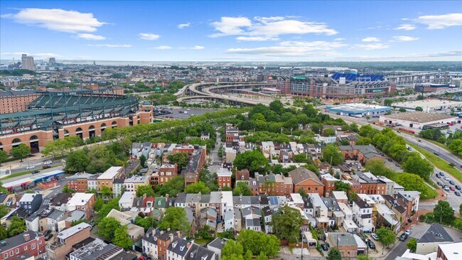 Building Photo - 656 Washington Blvd