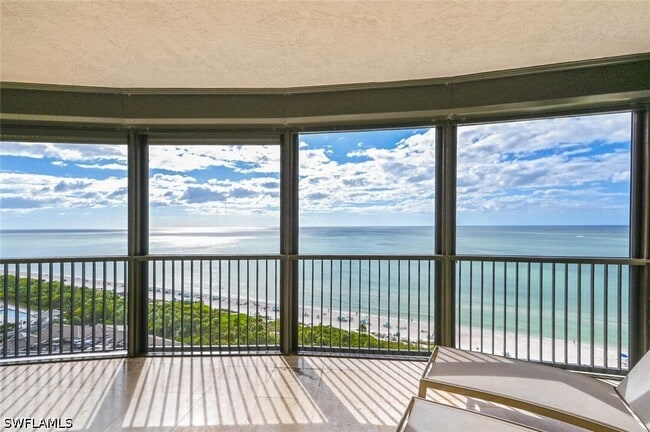 Building Photo - 8665 Bay Colony Dr
