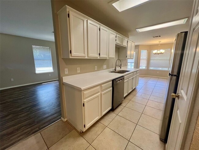 Building Photo - 1156 Tetbury Ln