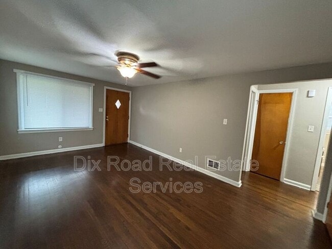 Building Photo - 1670 Darst Ave